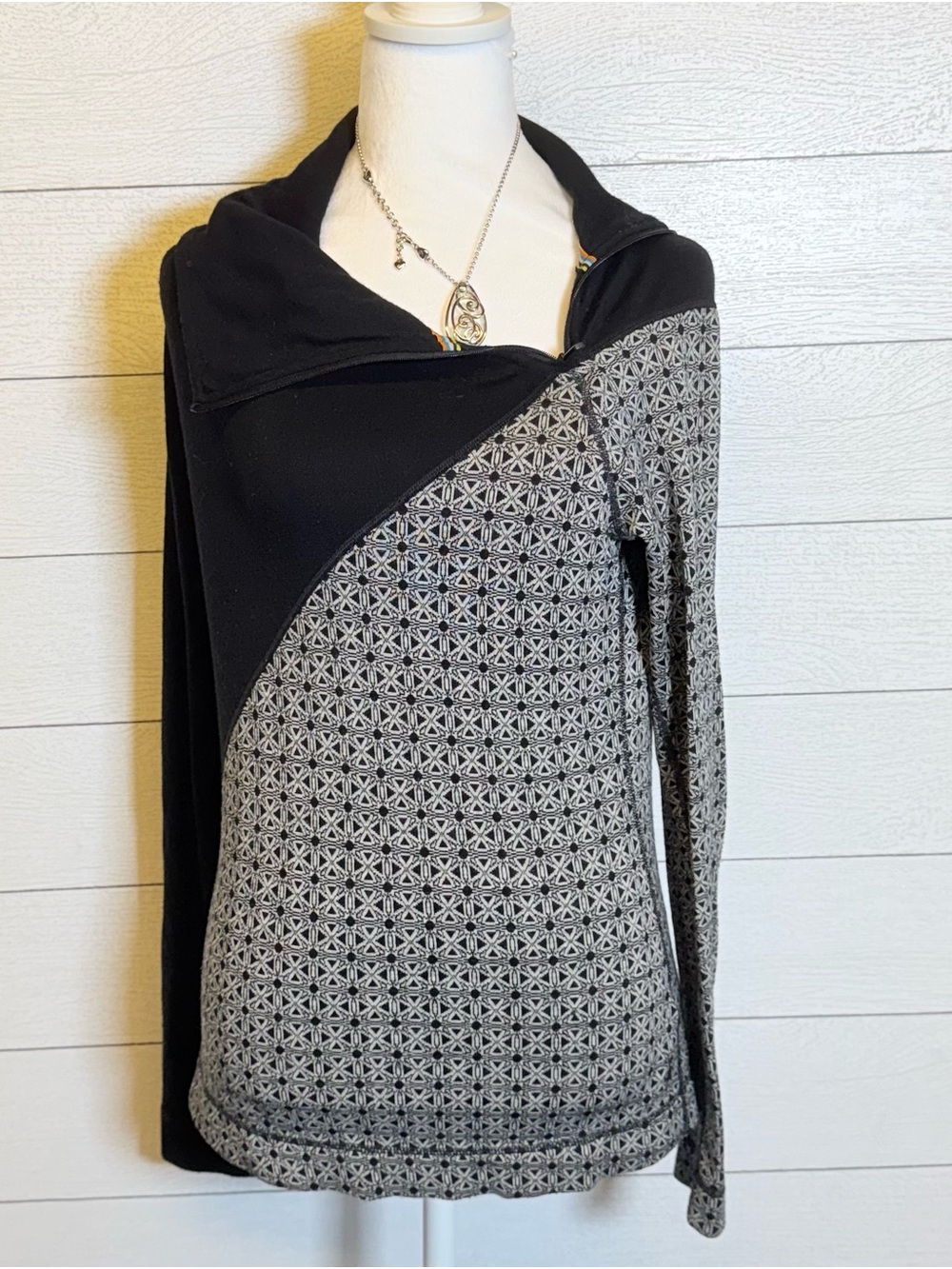 Smartwool Black and Gray Asymmetric Cowl Pullover long sleeve medium